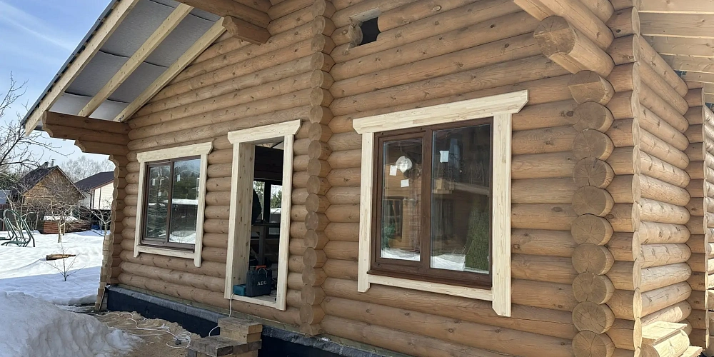 Установка окон VEKA и наличников в доме из сруба, Этап отделки и подготовка к проживанию под ключ